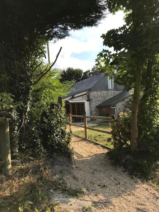 Les 4 seasons, agréable gîte avec terrasse et jardin La Croix Bigot Esterno foto